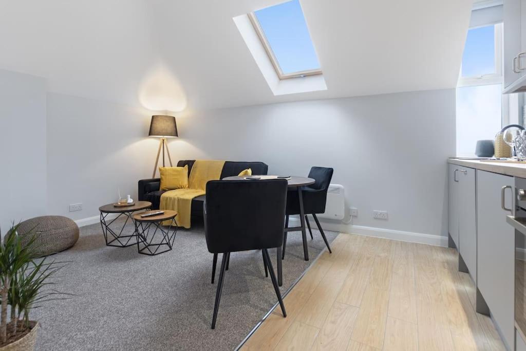 Modern Apartment Free Off Road Parking King Bed Suite 9 Nottingham Exterior foto