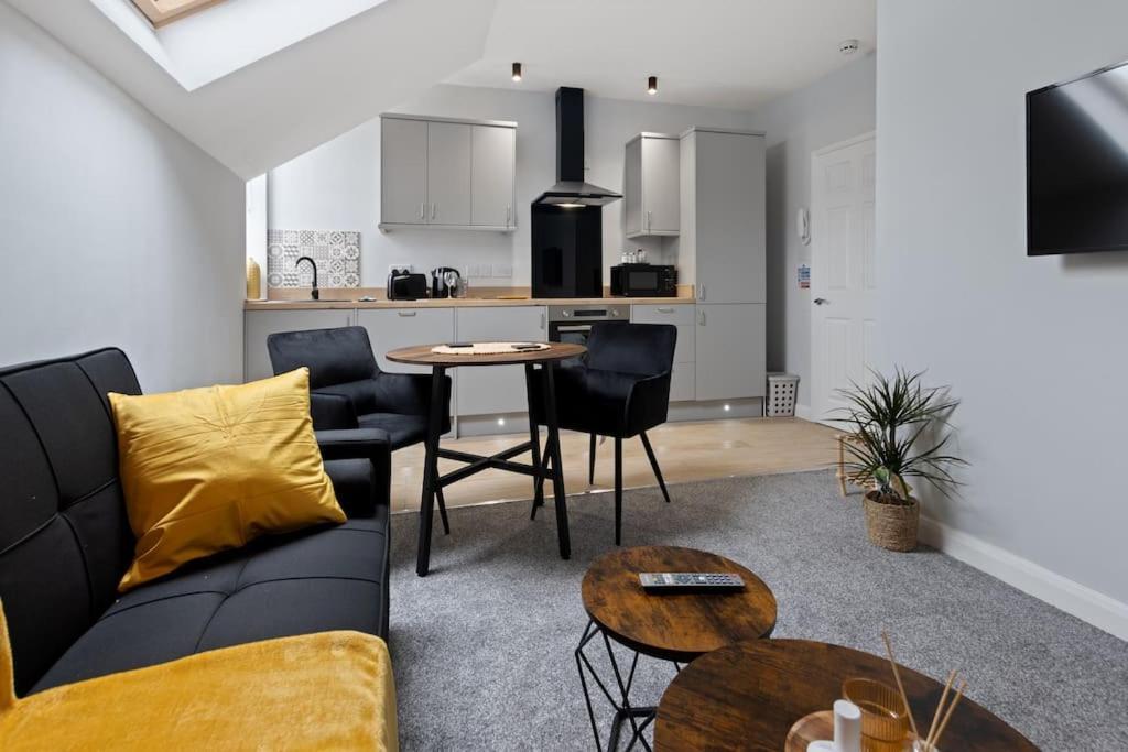 Modern Apartment Free Off Road Parking King Bed Suite 9 Nottingham Exterior foto
