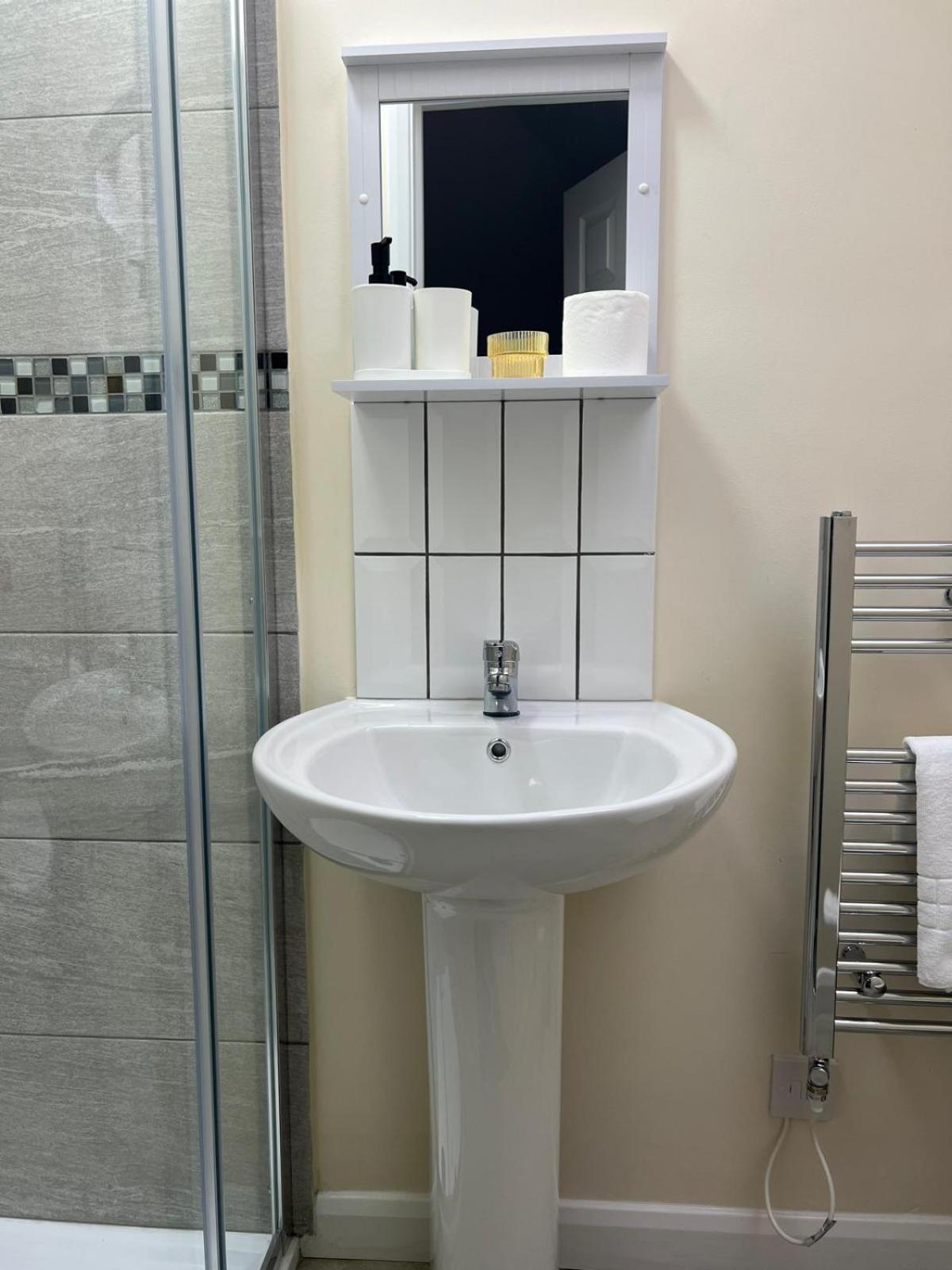Modern Apartment Free Off Road Parking King Bed Suite 9 Nottingham Exterior foto